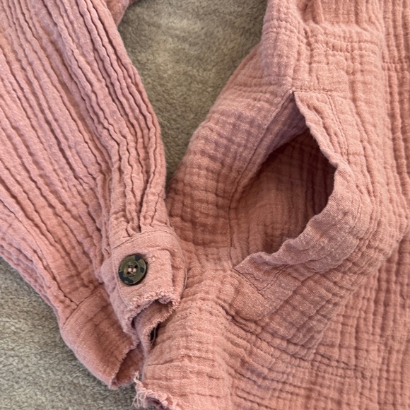 Listicle Frayed Edge Blush Top - Picture 4 of 7